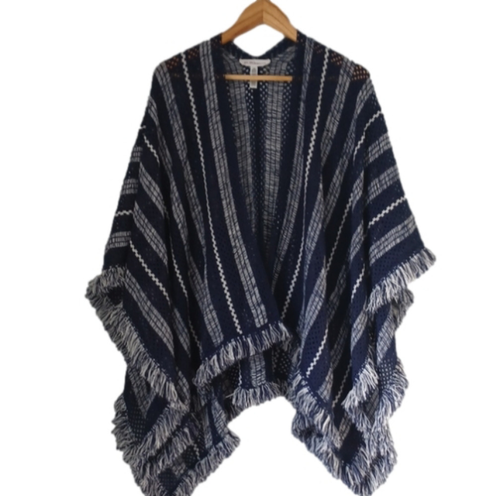 BCBGENERATION Shawl